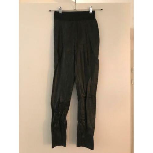 Zwarte leren broek van Vanilia maat 34
