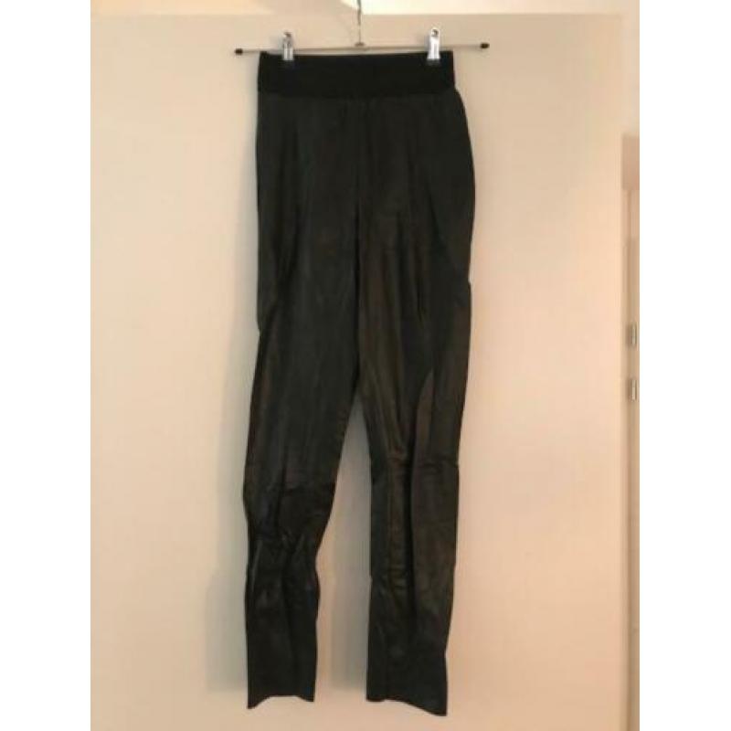 Zwarte leren broek van Vanilia maat 34