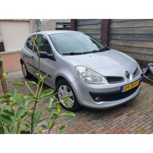 Renault Clio 1.4 16V 72KW 3-DRS E4 2006 Grijs