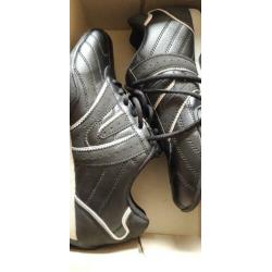 Nieuwe zwarte schoenen/ gympen