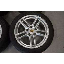 19" Porsche Panamera Velgen 5x130 + Zomerbanden BREEDSET