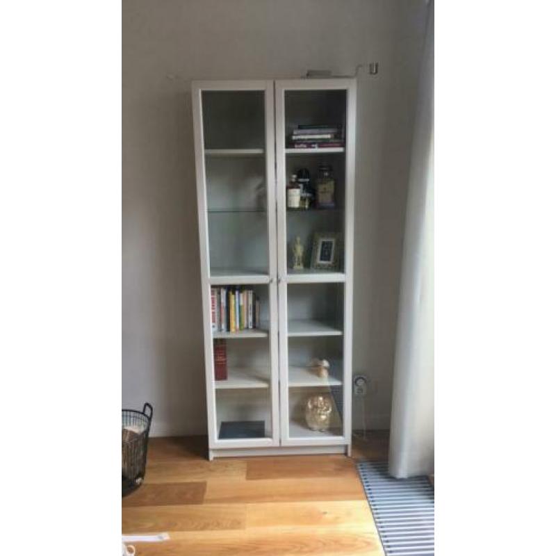 Vitrinekast / boekenkast ( Ikea Billy )met extra glasplaat