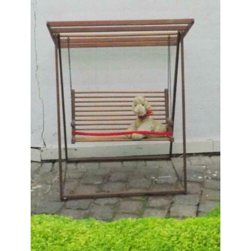 Poppen Deens design schommelstoel voor poppen vintage retro.