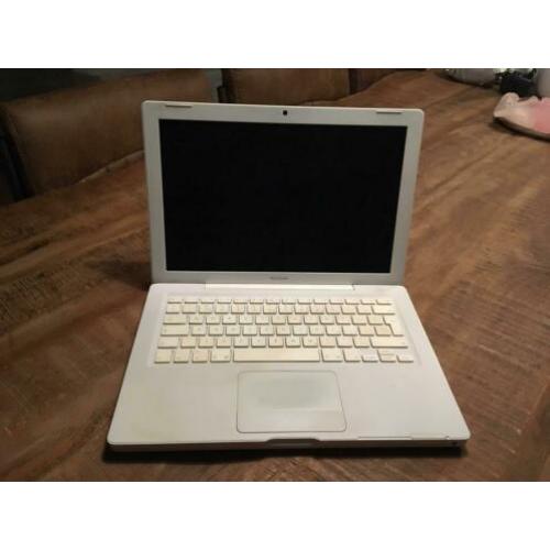 Apple laptop A1181 met boxjes