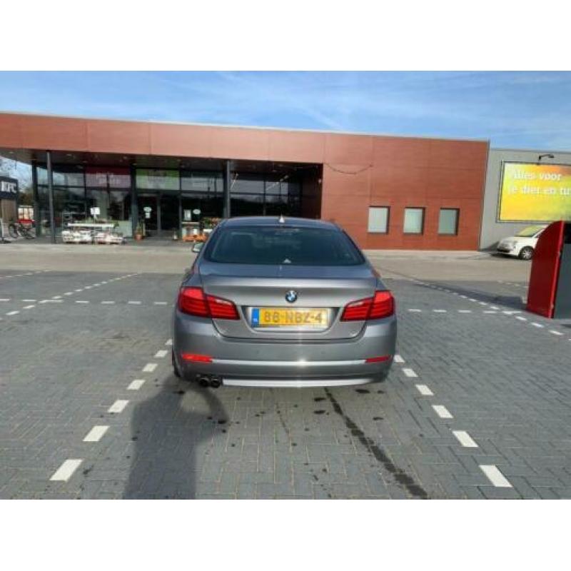 BMW 5-Serie 3.0 I 528 AUT 2010 Grijs