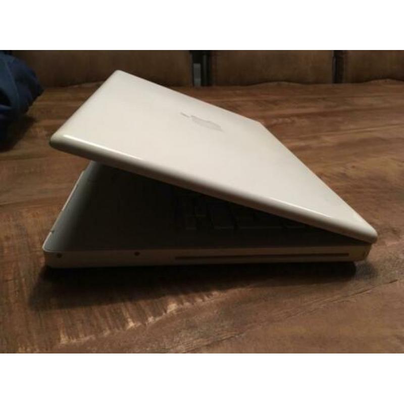 Apple laptop A1181 met boxjes