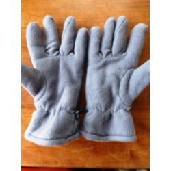 Twee paar warme handschoenen