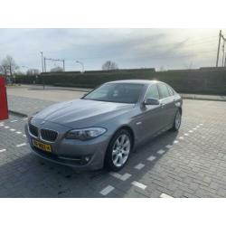BMW 5-Serie 3.0 I 528 AUT 2010 Grijs