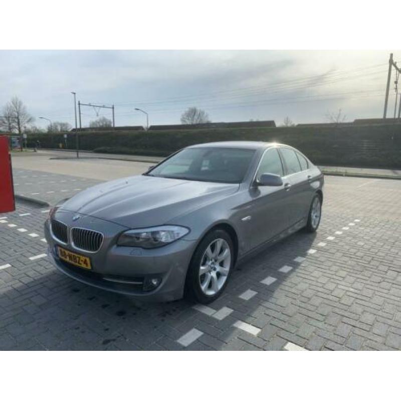 BMW 5-Serie 3.0 I 528 AUT 2010 Grijs