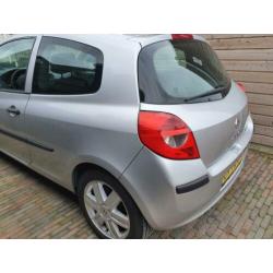 Renault Clio 1.4 16V 72KW 3-DRS E4 2006 Grijs