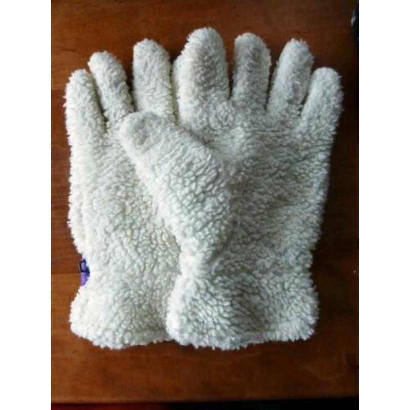 Twee paar warme handschoenen