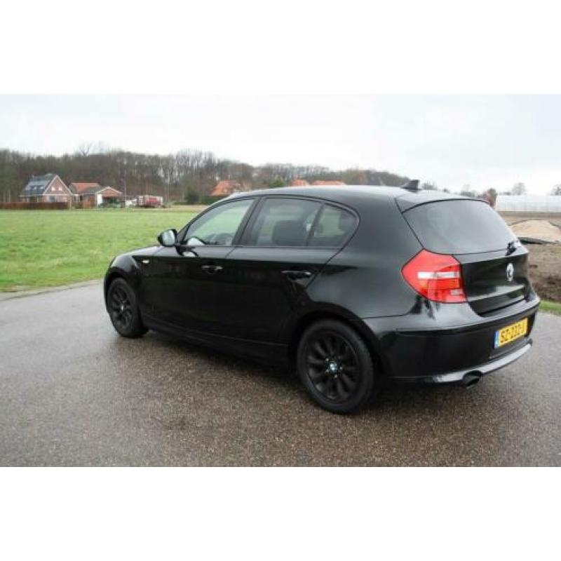 BMW 1-serie 116i High Executive AIRCO / NAVI / STOELVERW / X