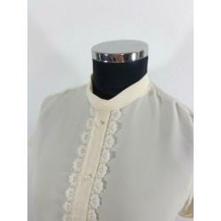 Maat 44 Mooie vintage blouse met kant… Nr QQ71