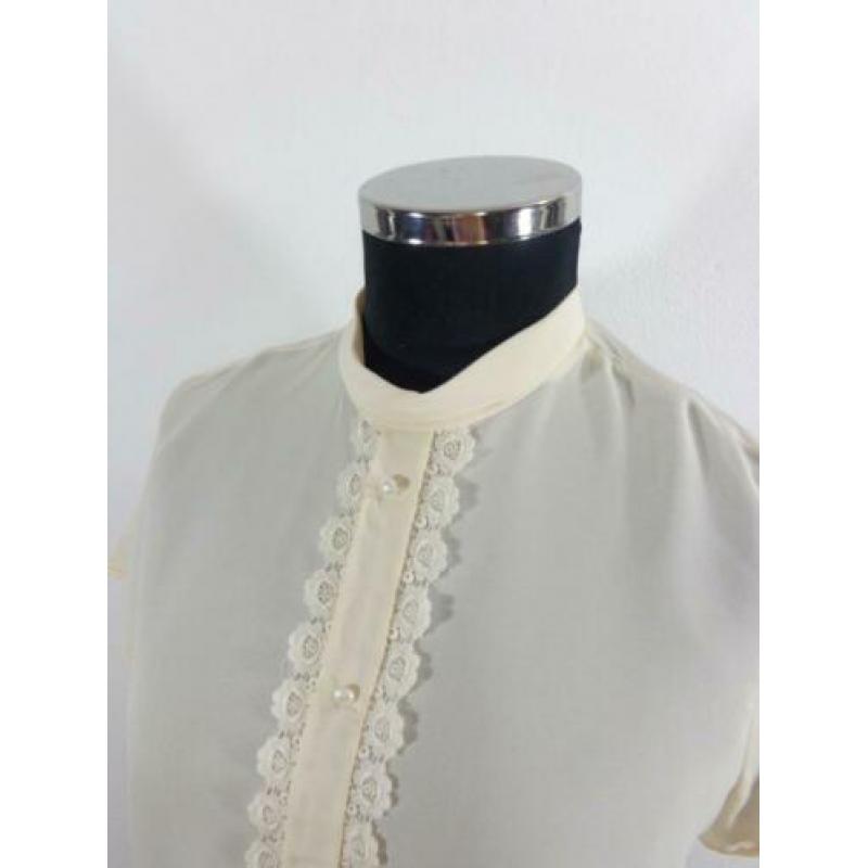 Maat 44 Mooie vintage blouse met kant… Nr QQ71