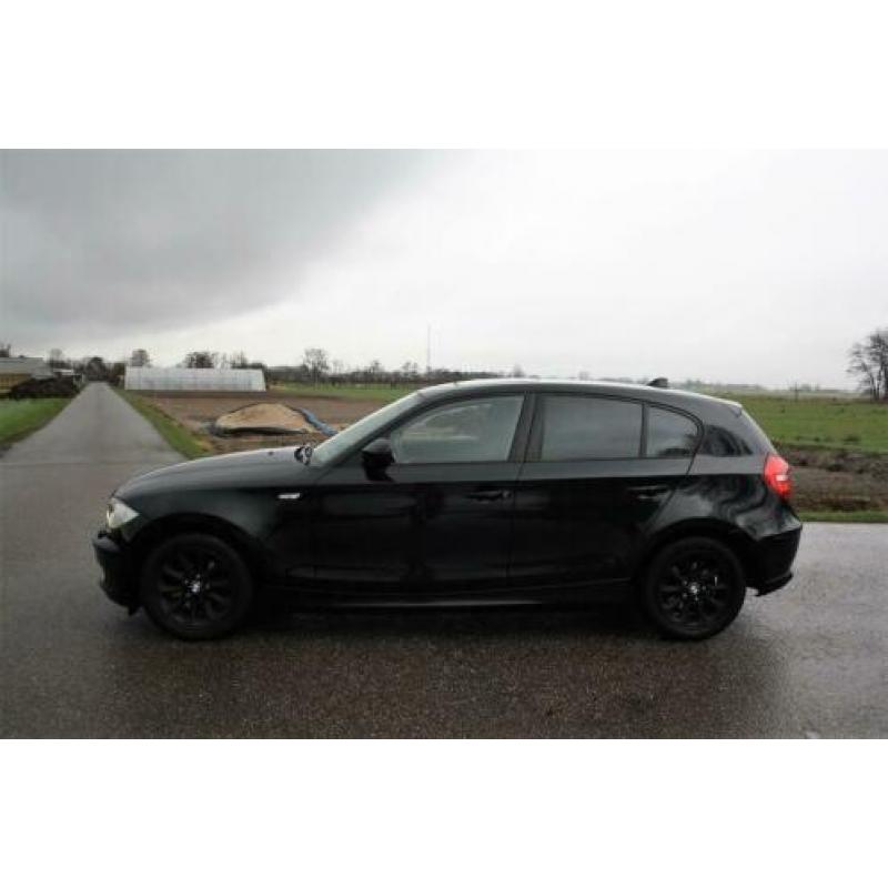 BMW 1-serie 116i High Executive AIRCO / NAVI / STOELVERW / X