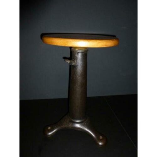 Prachtige vintage gietijzeren bijzettafel/kruk/tabouret