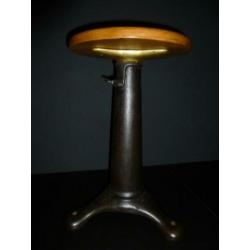 Prachtige vintage gietijzeren bijzettafel/kruk/tabouret