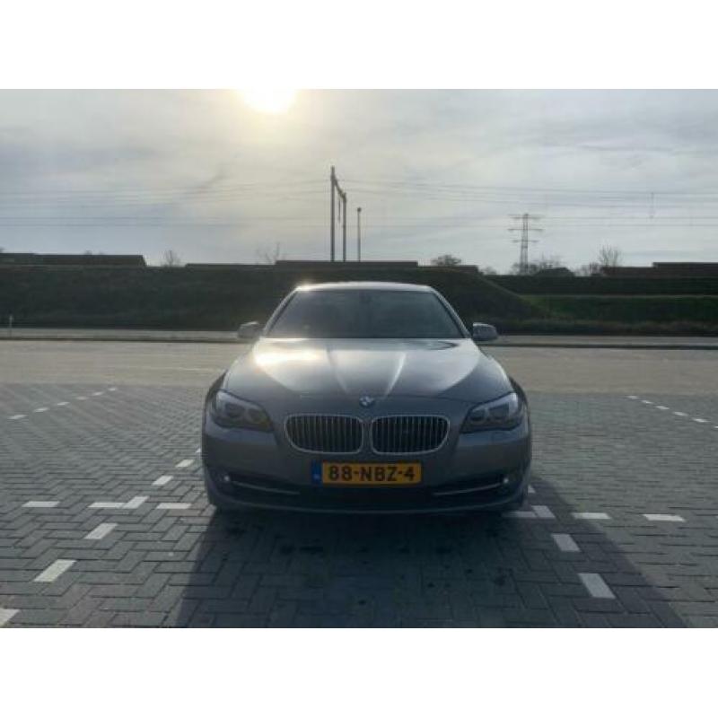 BMW 5-Serie 3.0 I 528 AUT 2010 Grijs