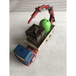 Siku Mercedes Bakwagen met Kraan .