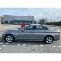 BMW 5-Serie 3.0 I 528 AUT 2010 Grijs