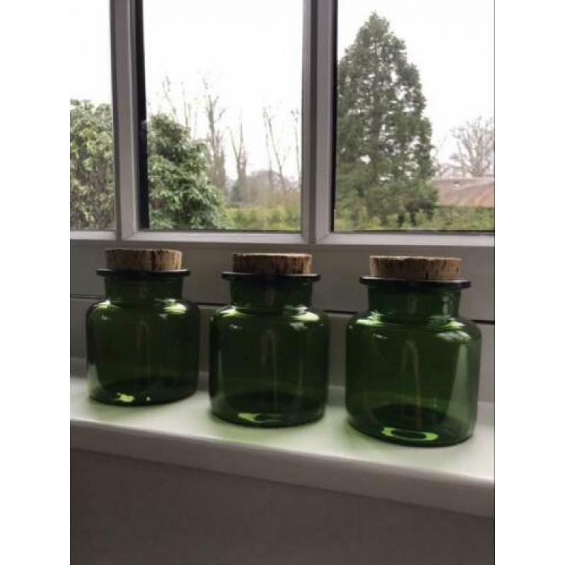 3 groene glazen voorraad opberg snoep pot kurk keuken