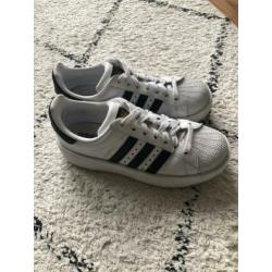 Adidas sneakers maat 36 2/3