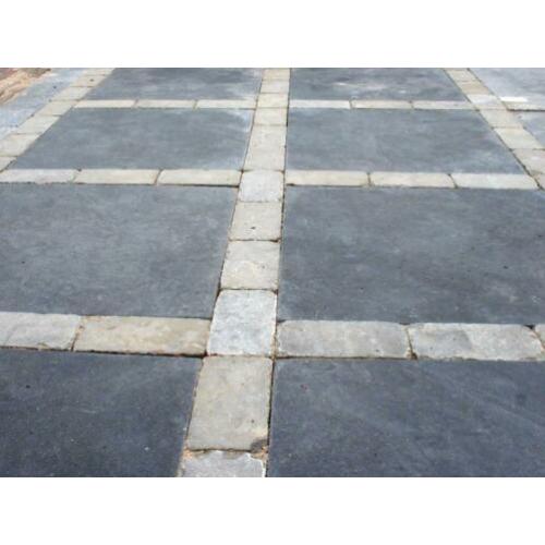 landelijke tuintegels Castle Stone Black 60x60 cm verouderd