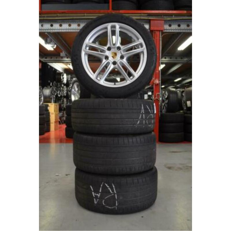 19" Porsche Panamera Velgen 5x130 + Zomerbanden BREEDSET