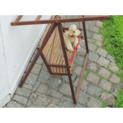 Poppen Deens design schommelstoel voor poppen vintage retro.