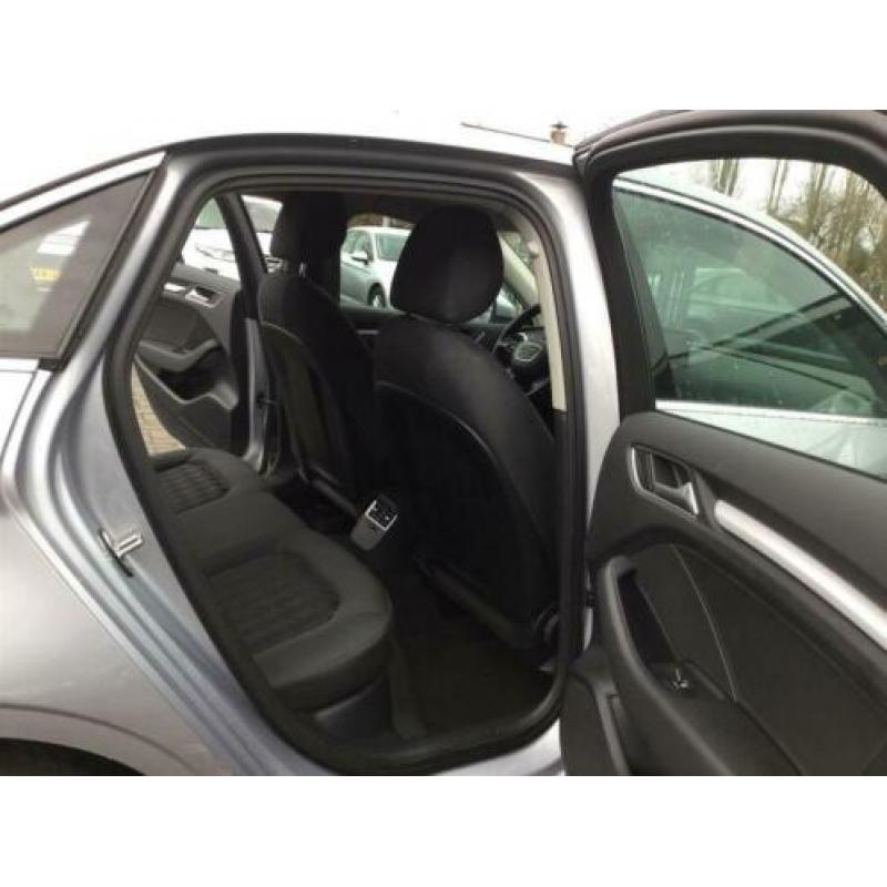 Audi A3 LIMOUSINE 1.6 TDI 81KW PROLINE+ (bj 2015)
