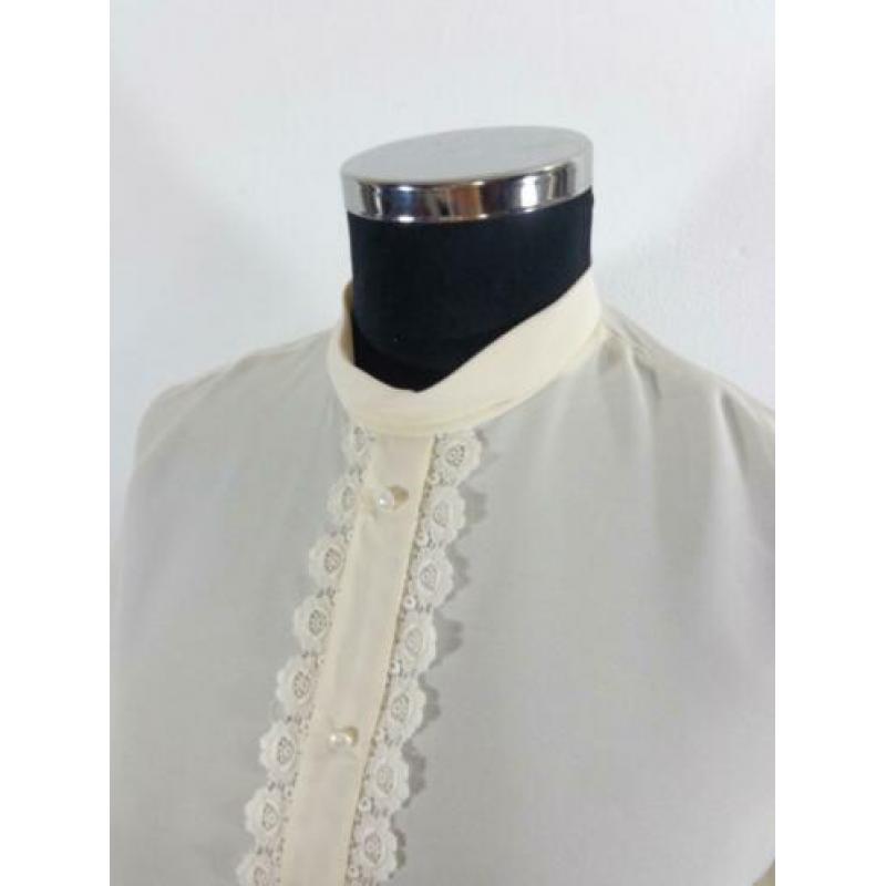 Maat 44 Mooie vintage blouse met kant… Nr QQ71