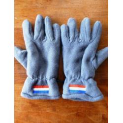 Twee paar warme handschoenen