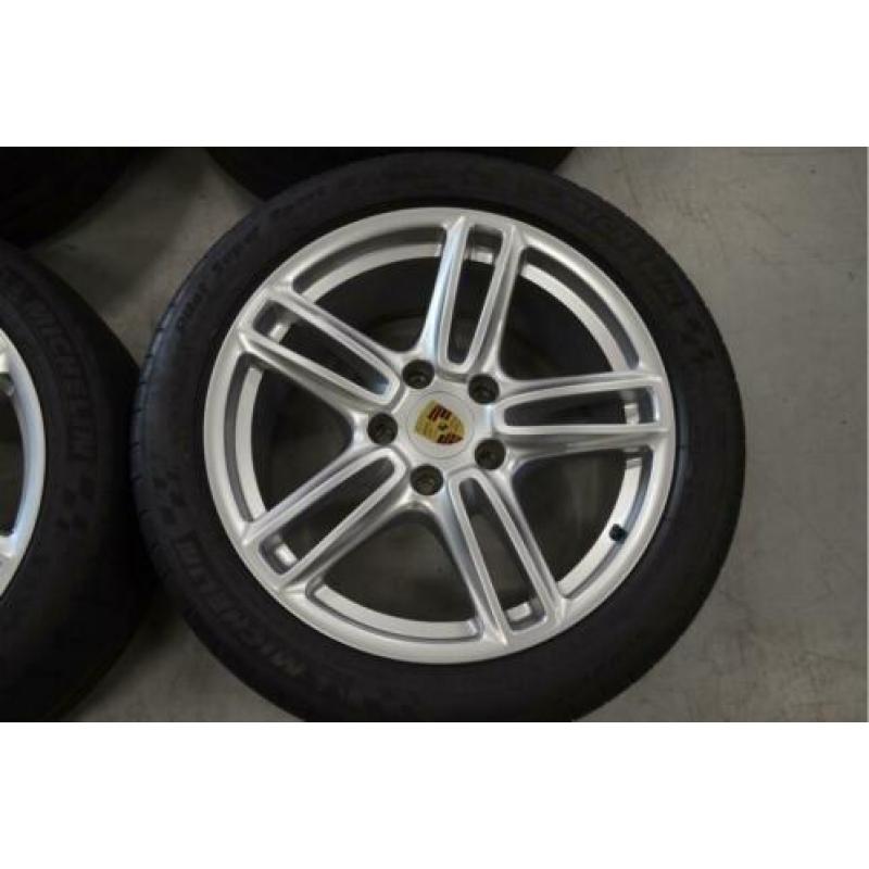 19" Porsche Panamera Velgen 5x130 + Zomerbanden BREEDSET