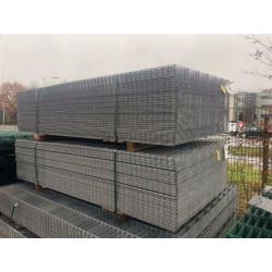 70m Gegalvaniseerd Hekwerk 123cm hoog - 2e keus palen