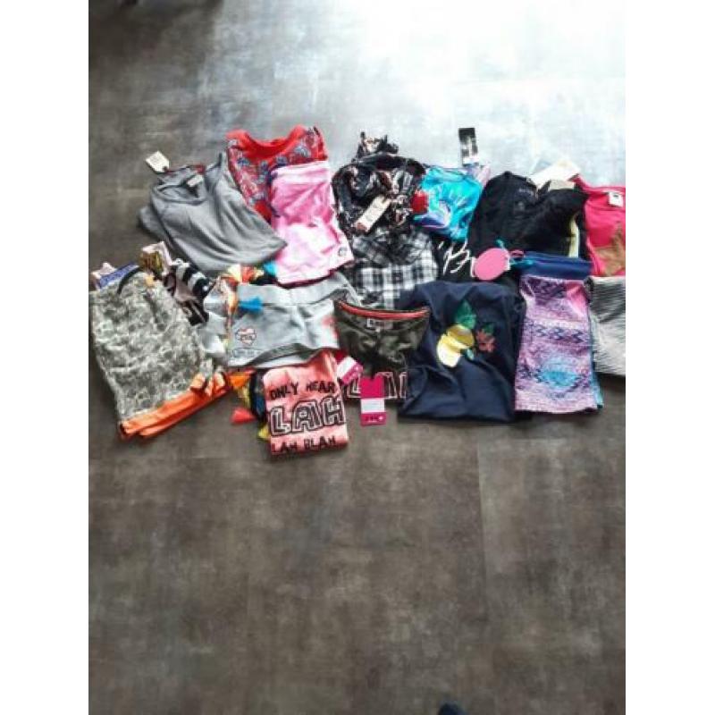 Partij nieuwe kindermerkkleding 18 stuks