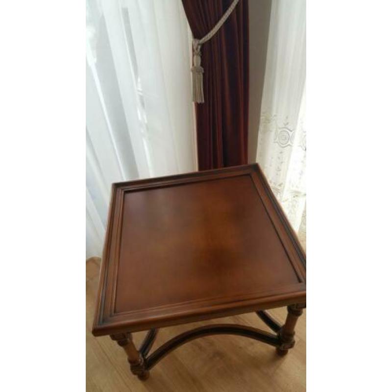 Bijzet tafel hoektafel noten