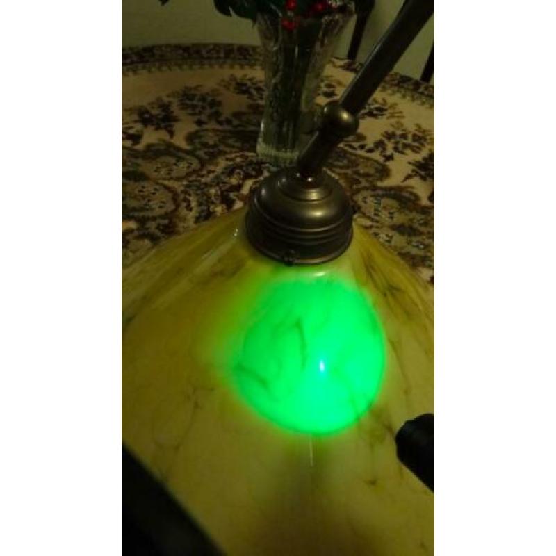 Oude Vintage Gemarmerd Glas Hanglamp Messing Stang.