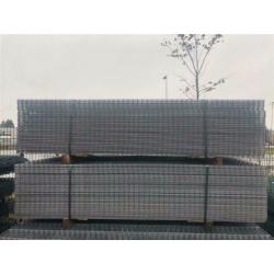 70m Gegalvaniseerd Hekwerk 123cm hoog - 2e keus palen