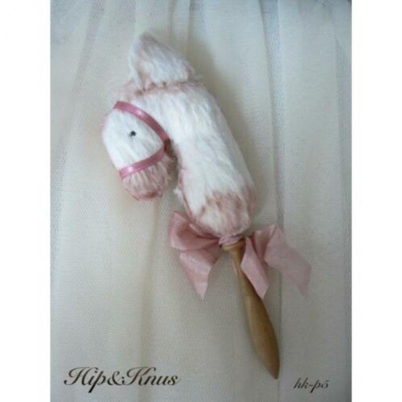 Brocant handgemaakt stokpaardje creme/roze H&K
