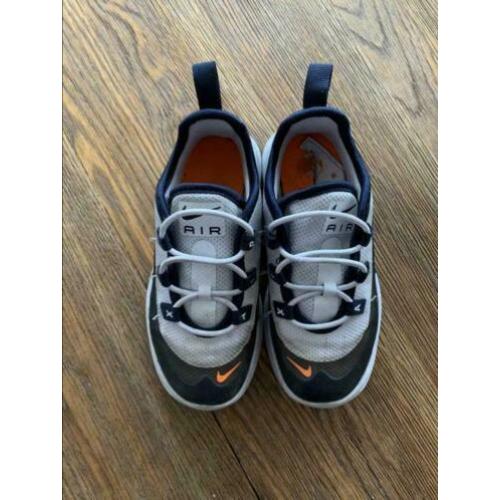 Nike AXIS 26