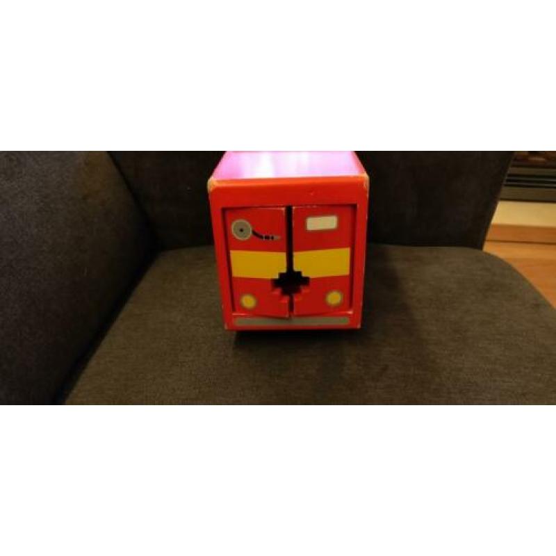 Houten brandweerauto