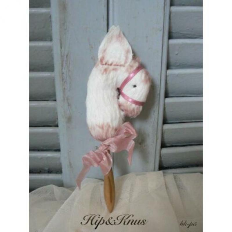 Brocant handgemaakt stokpaardje creme/roze H&K