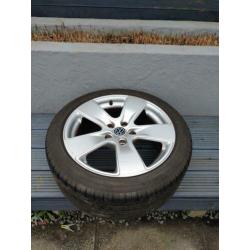 4x zomerband met 17inch volkswagen velg