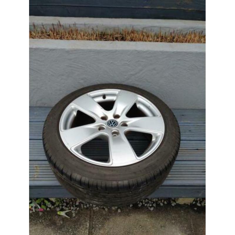 4x zomerband met 17inch volkswagen velg