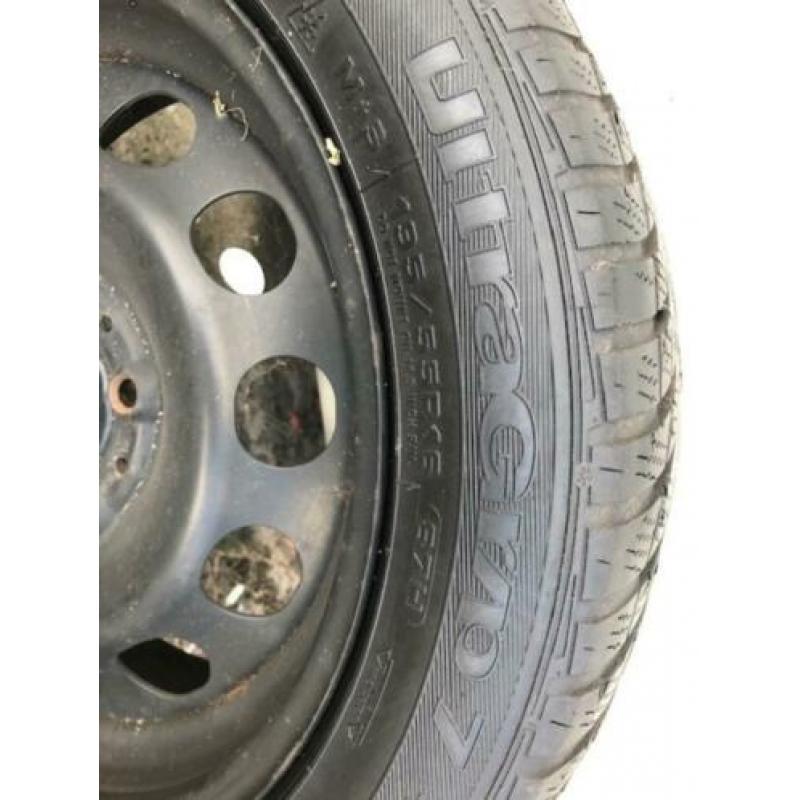 BMW 4x winterbanden en originele velgen Goodyear 195-55-16!!