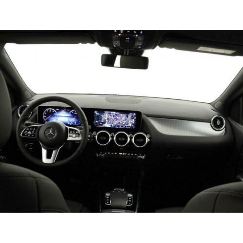 Mercedes-Benz B-Klasse 180 Launch Edition Progressive | Nigh