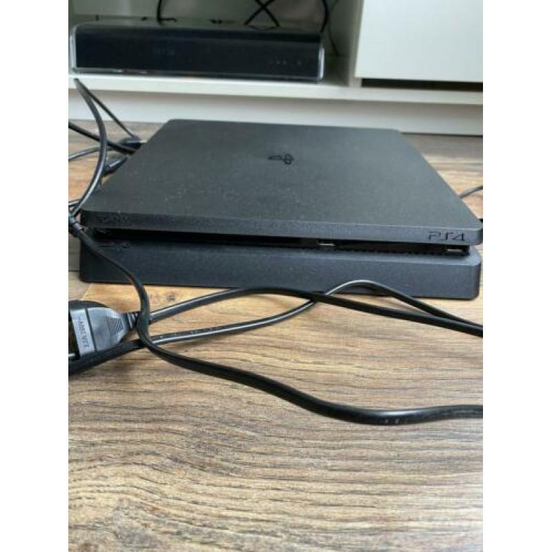 Ps4 slim 1tb