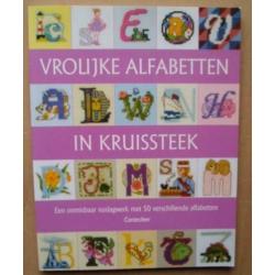 vrolijke alfabetten in kruissteek