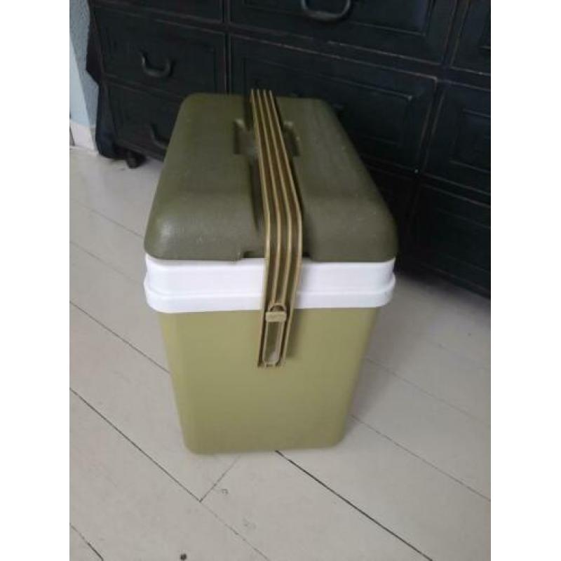 Retro koelbox lichtgroen donkergroen