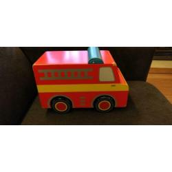 Houten brandweerauto